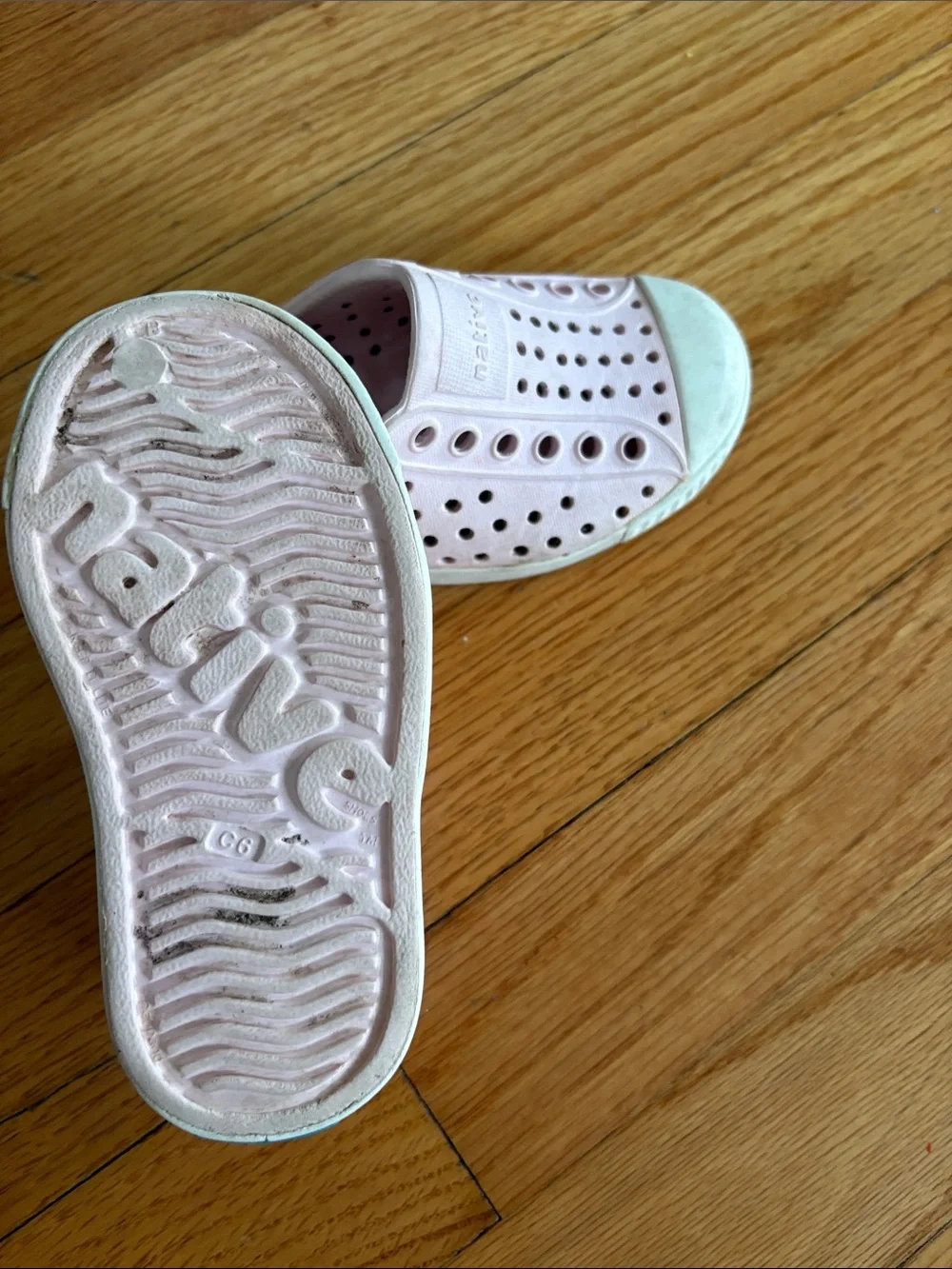 Native Kids Water-Friendly Slip-On Shoes in Light Pink and White